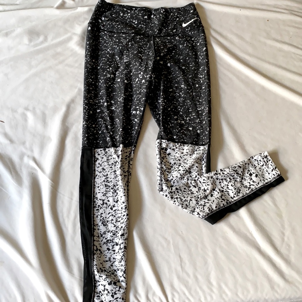 Woman’s size Small Nike Sri Fit leggings